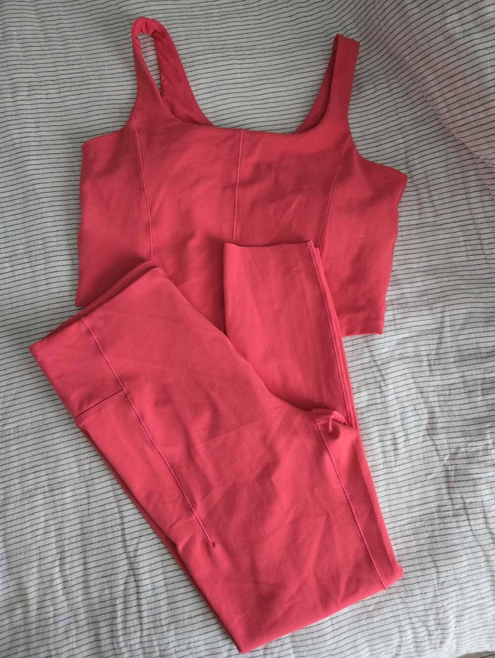 Vibrant Pink Women's Work Out Set Size MED